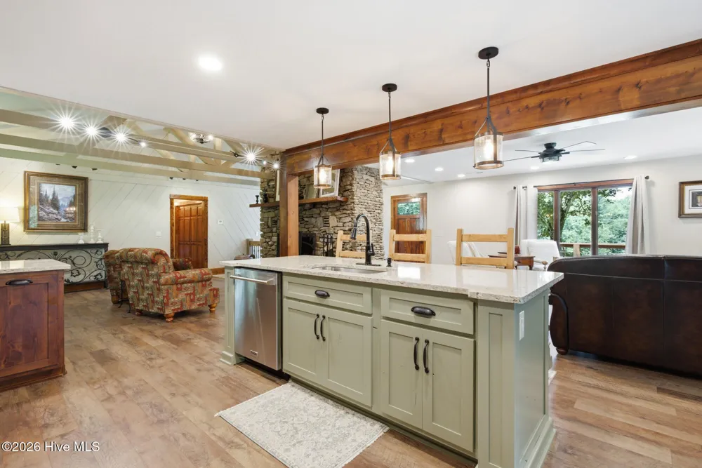 239 Woodland Heights Robbinsville, NC 28771