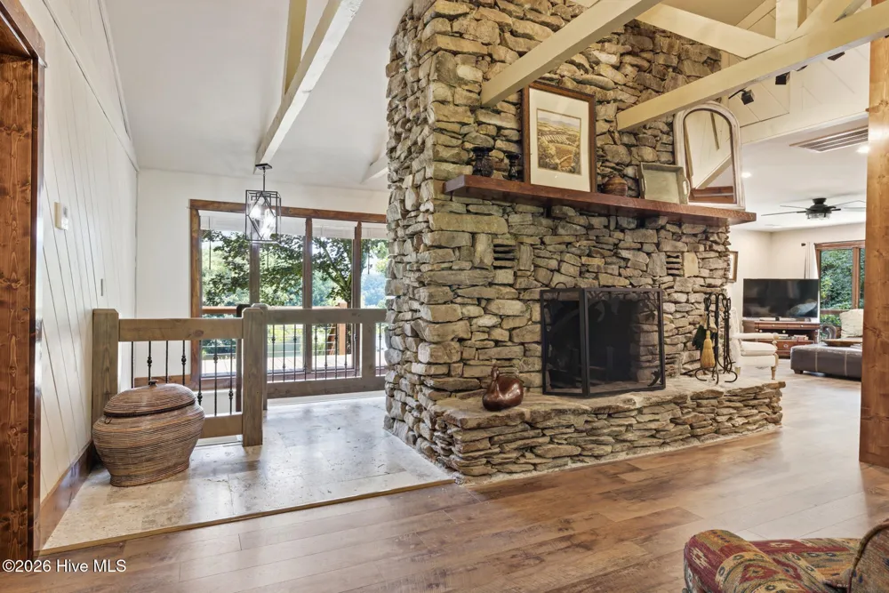 239 Woodland Heights Robbinsville, NC 28771