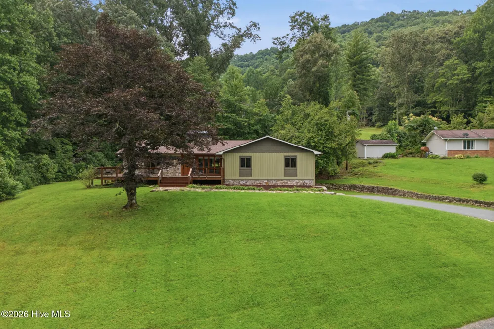 239 Woodland Heights Robbinsville, NC 28771
