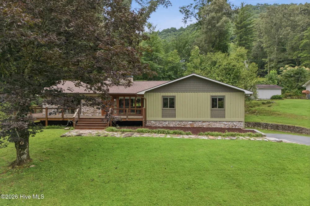 239 Woodland Heights Robbinsville, NC 28771