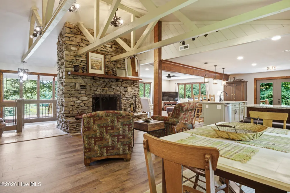 239 Woodland Heights Robbinsville, NC 28771