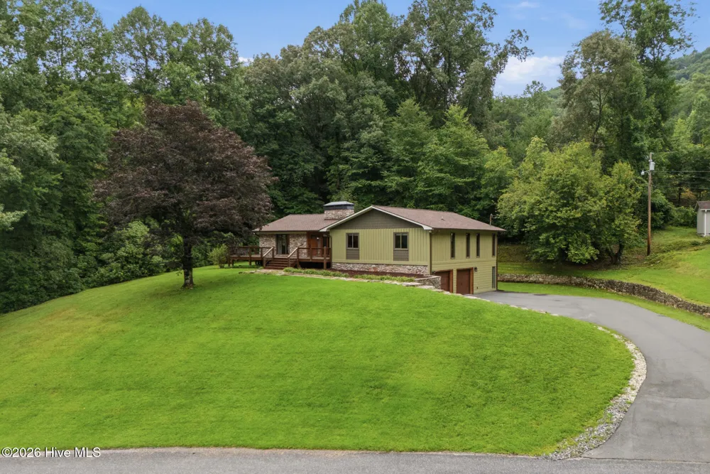 239 Woodland Heights Robbinsville, NC 28771