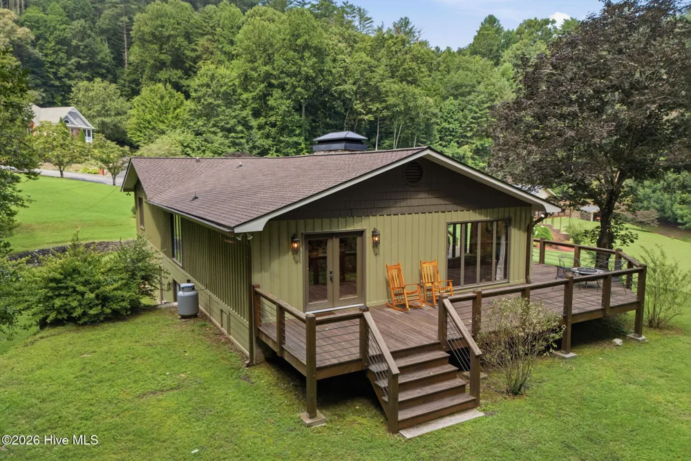 239 Woodland Heights Robbinsville, NC 28771