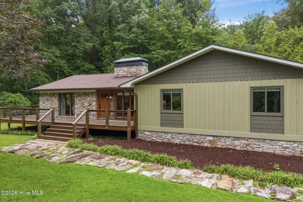 239 Woodland Heights Robbinsville, NC 28771
