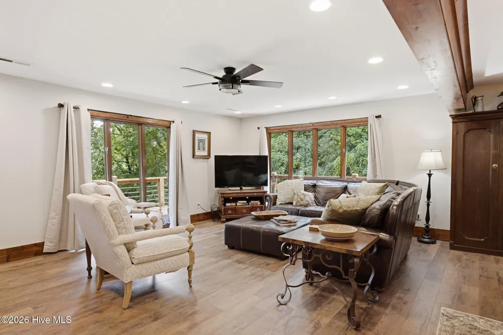 239 Woodland Heights Robbinsville, NC 28771