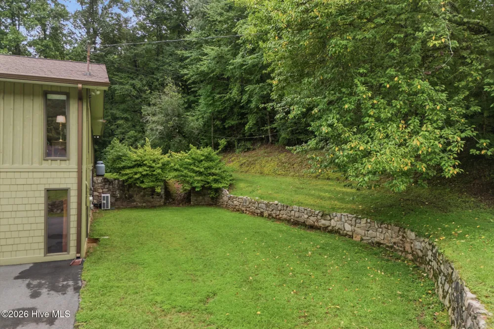 239 Woodland Heights Robbinsville, NC 28771