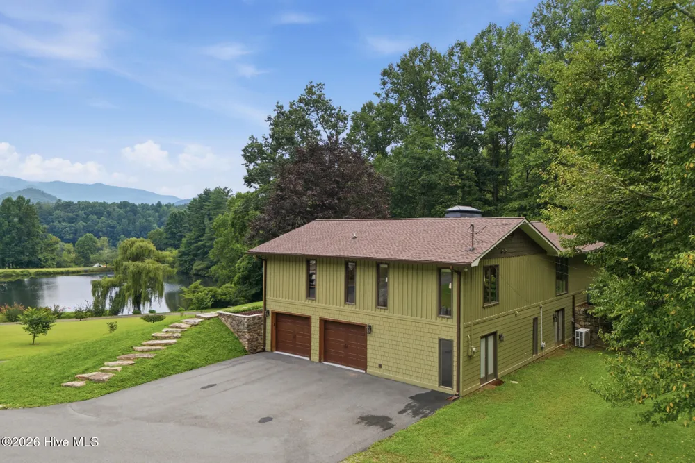 239 Woodland Heights Robbinsville, NC 28771