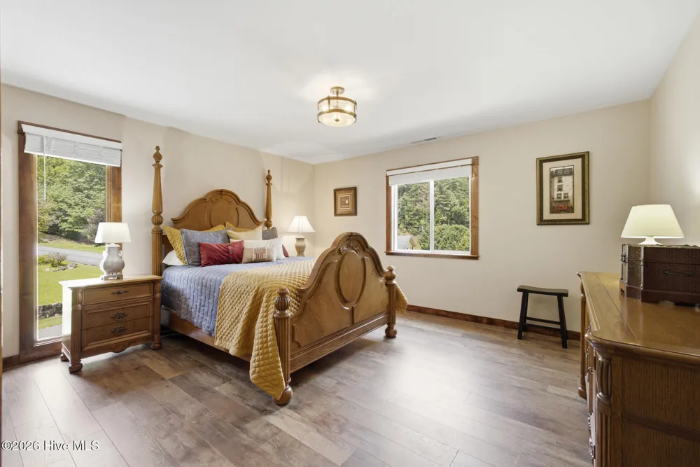 239 Woodland Heights Robbinsville, NC 28771