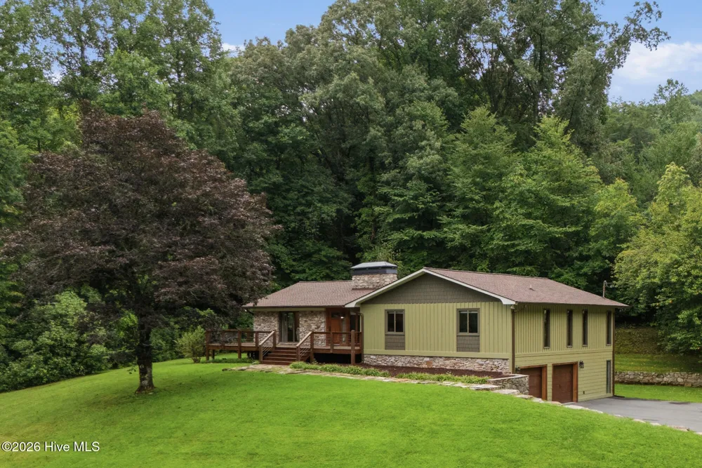 239 Woodland Heights Robbinsville, NC 28771