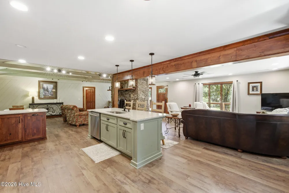 239 Woodland Heights Robbinsville, NC 28771