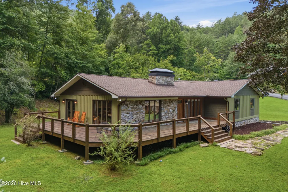 239 Woodland Heights Robbinsville, NC 28771