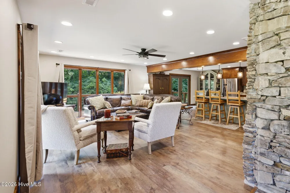 239 Woodland Heights Robbinsville, NC 28771