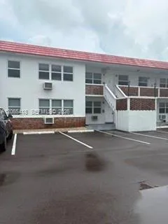 22 SE 3rd Ter #2 Dania Beach, FL 33004
