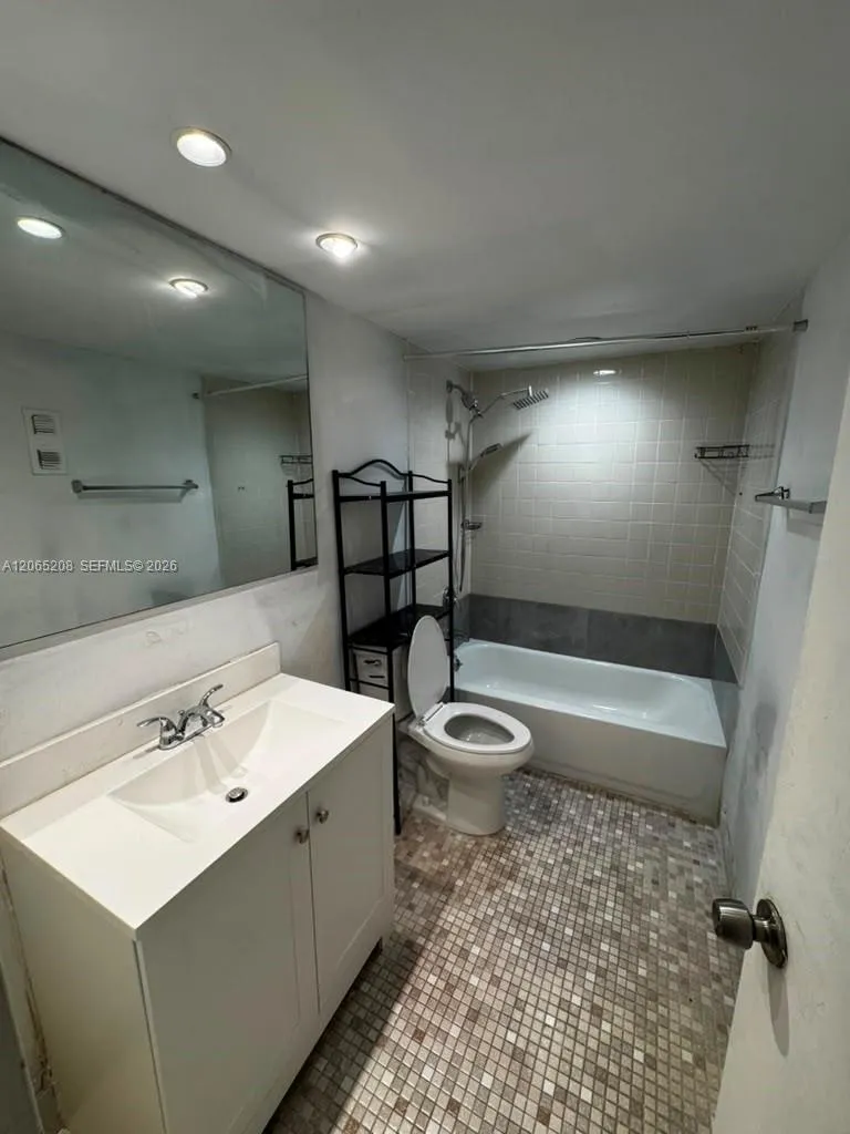 555 NE 123rd St #215-D North Miami, FL 33161