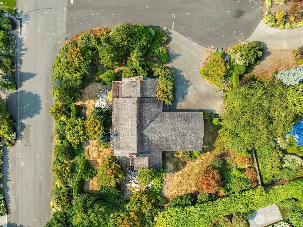 8811 NE 15th Place Clyde Hill, WA 98004