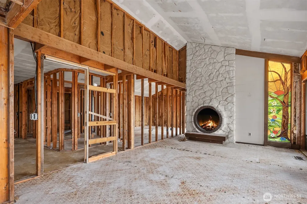 8811 NE 15th Place Clyde Hill, WA 98004