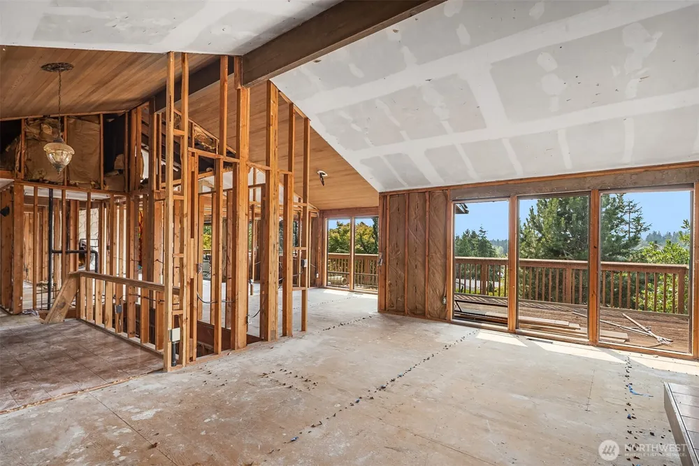 8811 NE 15th Place Clyde Hill, WA 98004
