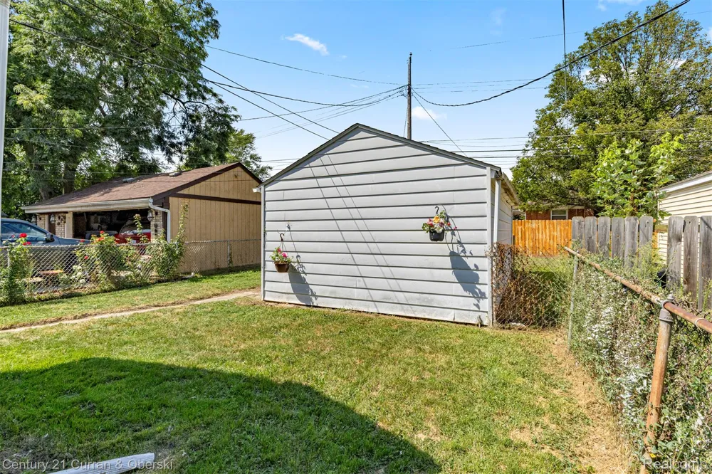 1644 Liberty Avenue Lincoln Park City, MI 48146