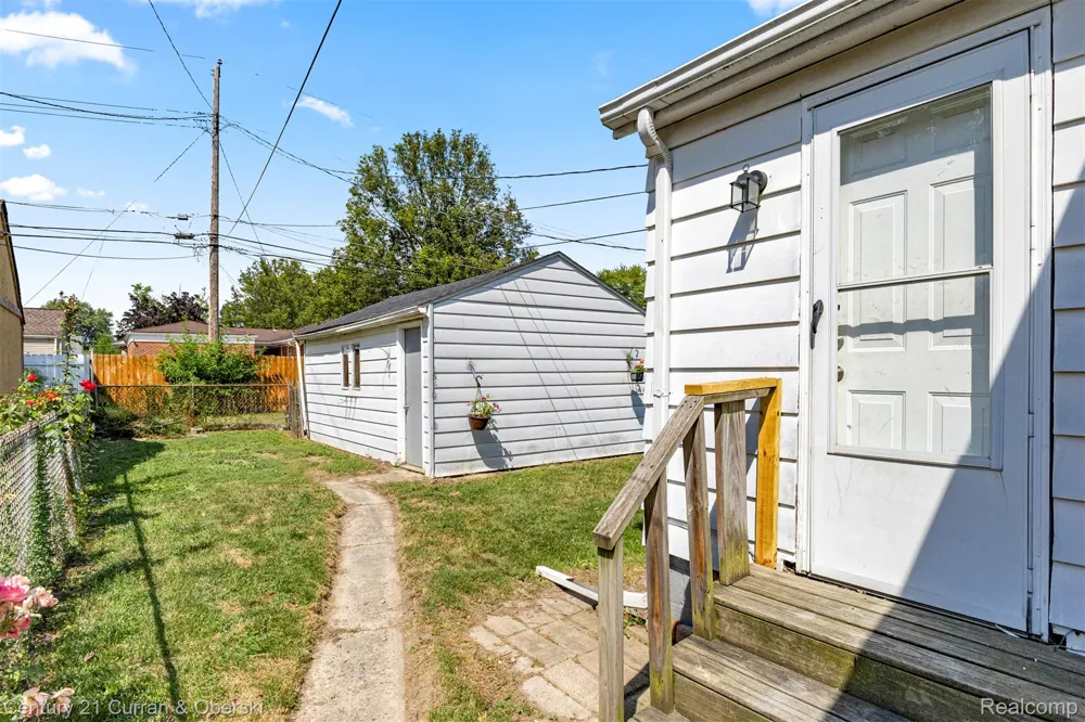 1644 Liberty Avenue Lincoln Park City, MI 48146