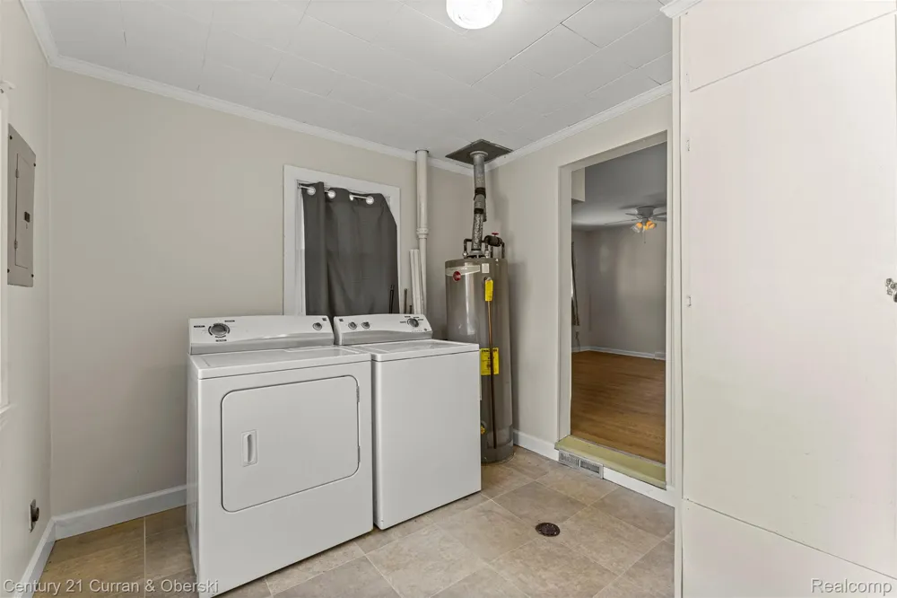 1644 Liberty Avenue Lincoln Park City, MI 48146