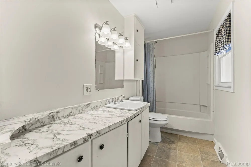 1644 Liberty Avenue Lincoln Park City, MI 48146