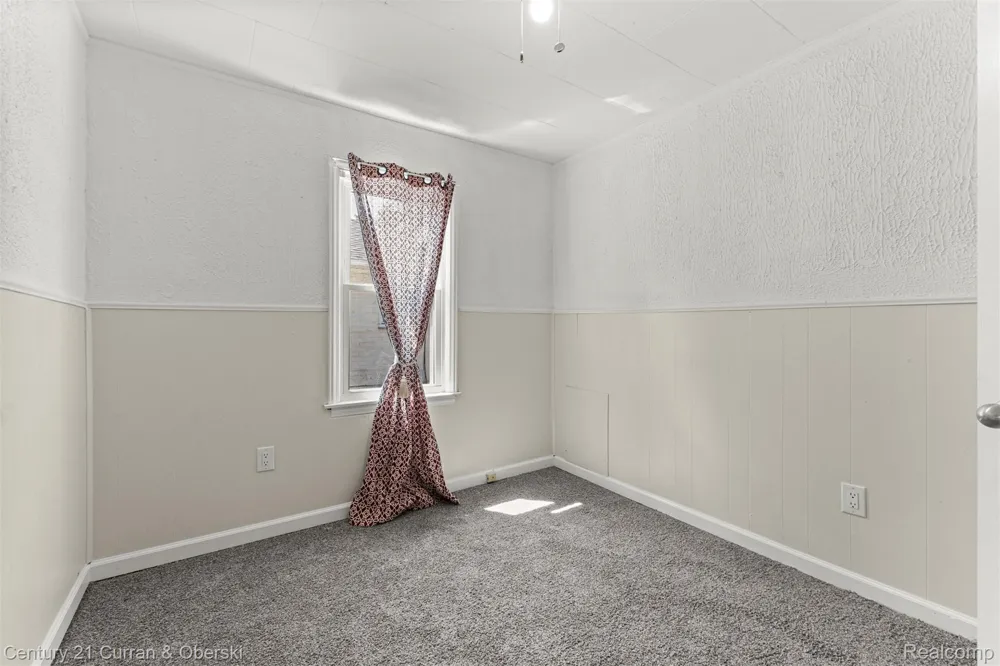 1644 Liberty Avenue Lincoln Park City, MI 48146