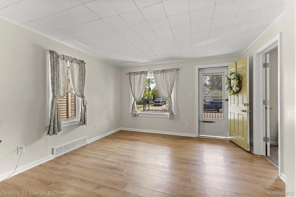 1644 Liberty Avenue Lincoln Park City, MI 48146