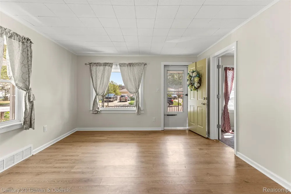 1644 Liberty Avenue Lincoln Park City, MI 48146