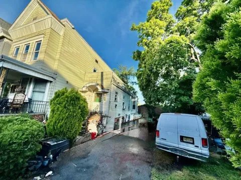 546 GARFIELD AVE