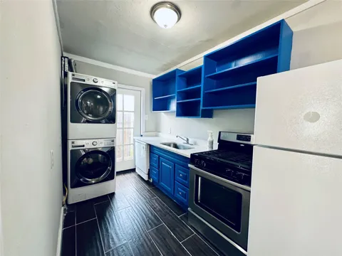 1 Sidney Street #1