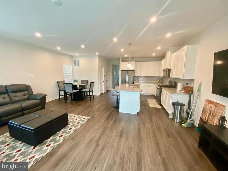 210 CHASE DRIVE Downingtown, PA 19335
