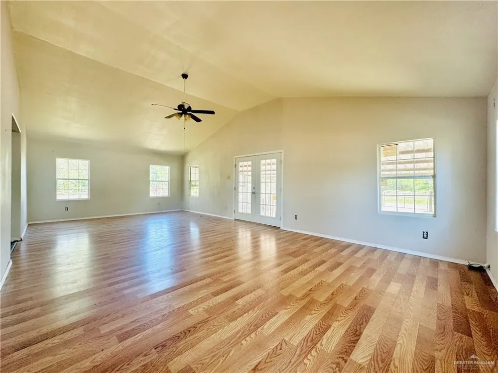 29163 Lincoln Avenue Hargill, TX 78549