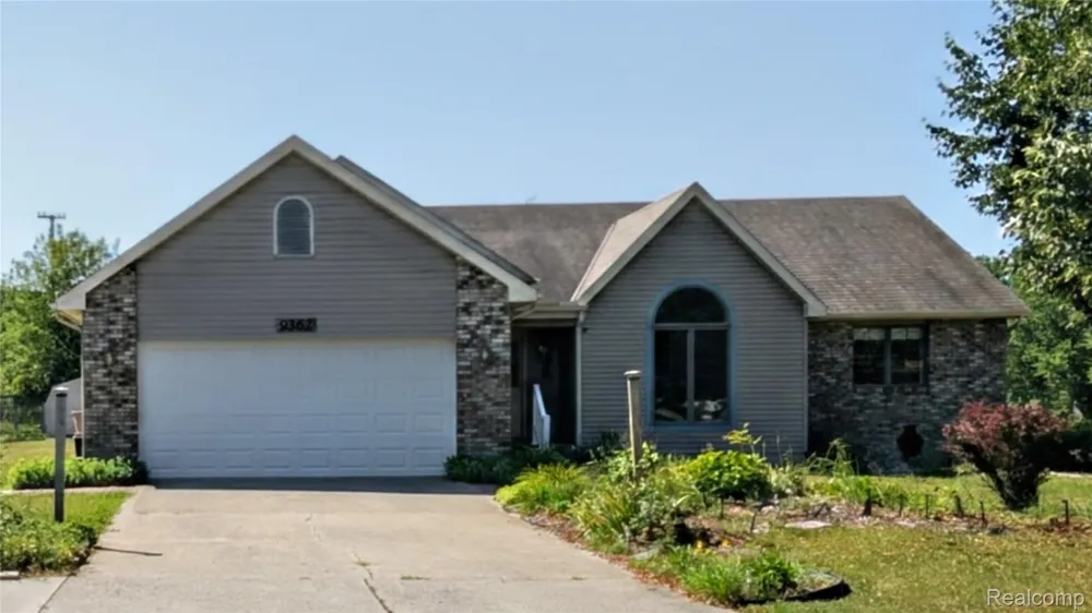 9362 Bennett Lake Road Tyrone Township, MI 48430