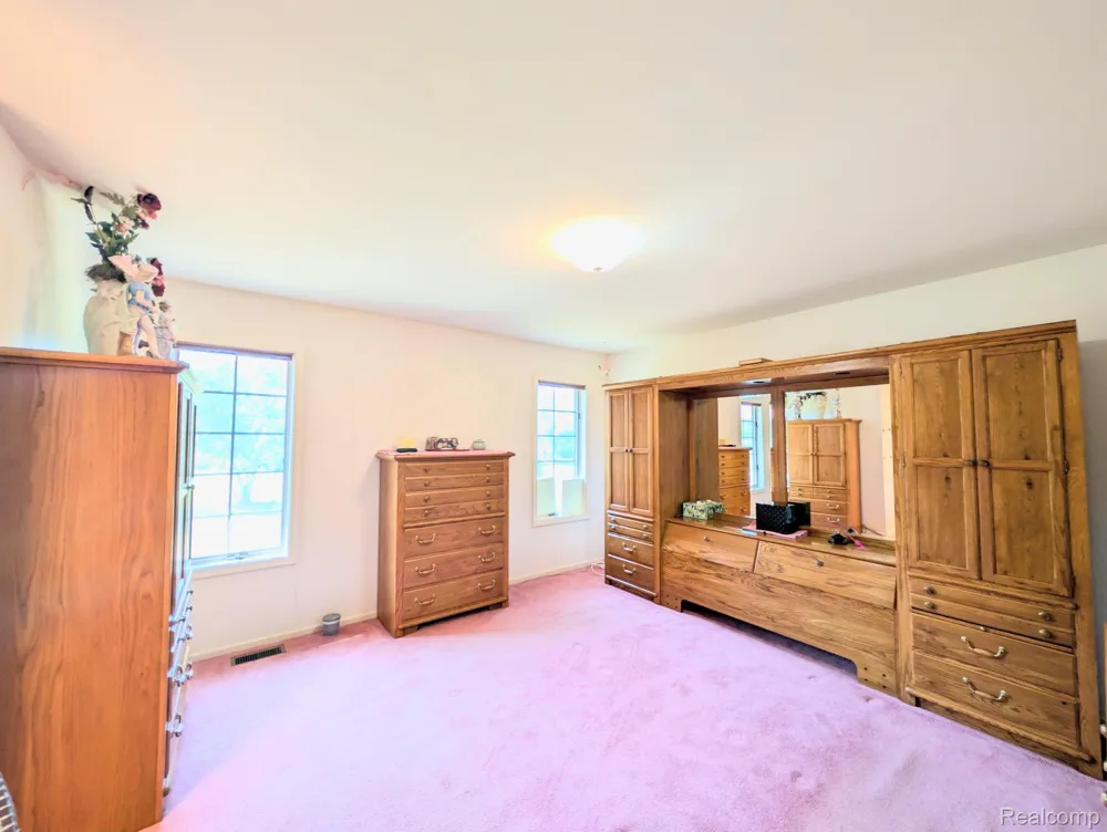 9362 Bennett Lake Road Tyrone Township, MI 48430