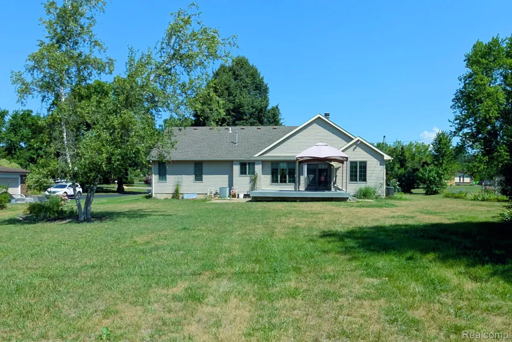 9362 Bennett Lake Road Tyrone Township, MI 48430