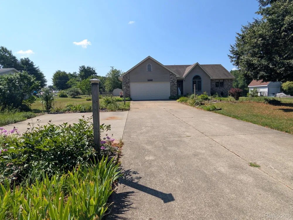 9362 Bennett Lake Road Tyrone Township, MI 48430