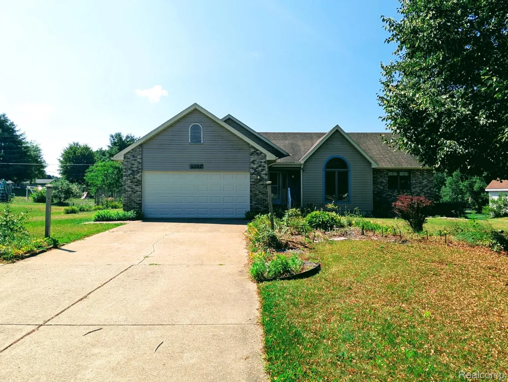 9362 Bennett Lake Road Tyrone Township, MI 48430