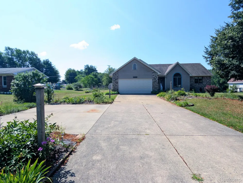 9362 Bennett Lake Road Tyrone Township, MI 48430