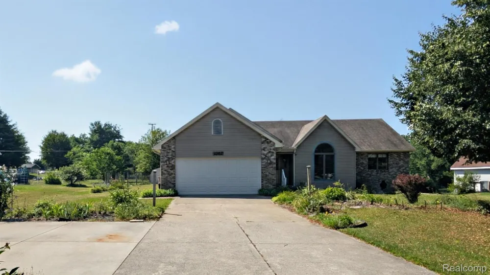 9362 Bennett Lake Road Tyrone Township, MI 48430