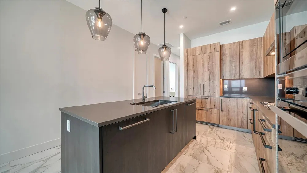 33 S PALM AVENUE #804 Sarasota, FL 34236