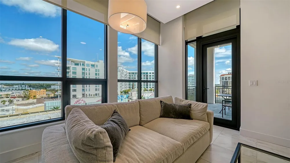 33 S PALM AVENUE #804 Sarasota, FL 34236