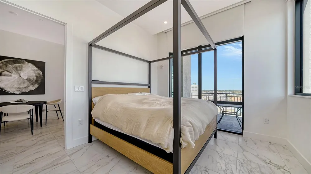 33 S PALM AVENUE #804 Sarasota, FL 34236