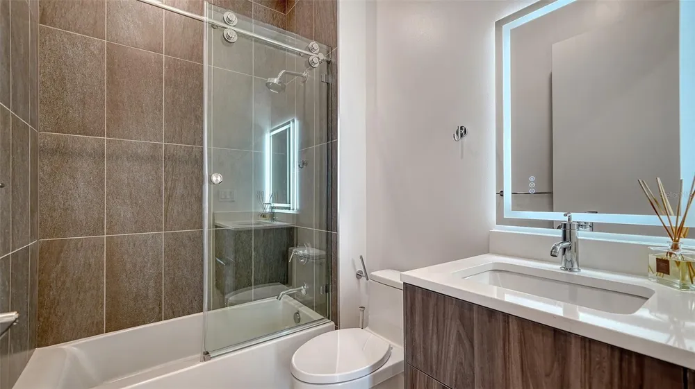 33 S PALM AVENUE #804 Sarasota, FL 34236
