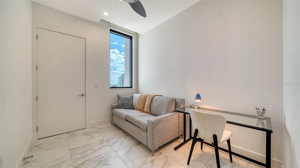 33 S PALM AVENUE #804 Sarasota, FL 34236