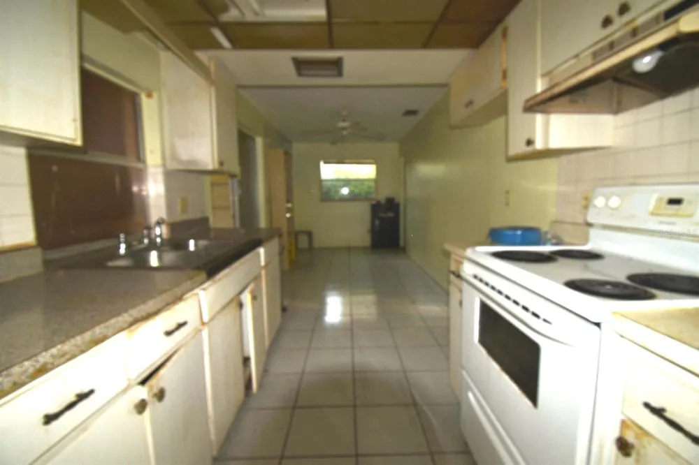 704 LEMONWOOD DRIVE Oldsmar, FL 34677