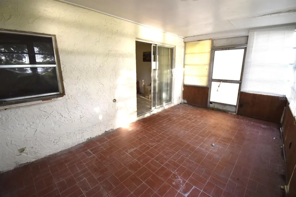 704 LEMONWOOD DRIVE Oldsmar, FL 34677