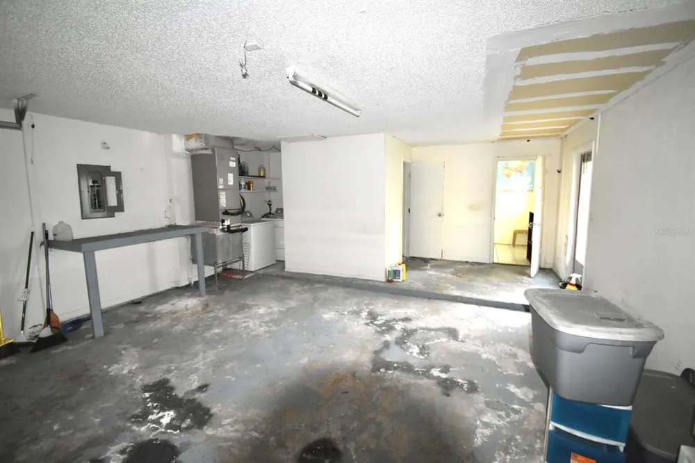 704 LEMONWOOD DRIVE Oldsmar, FL 34677