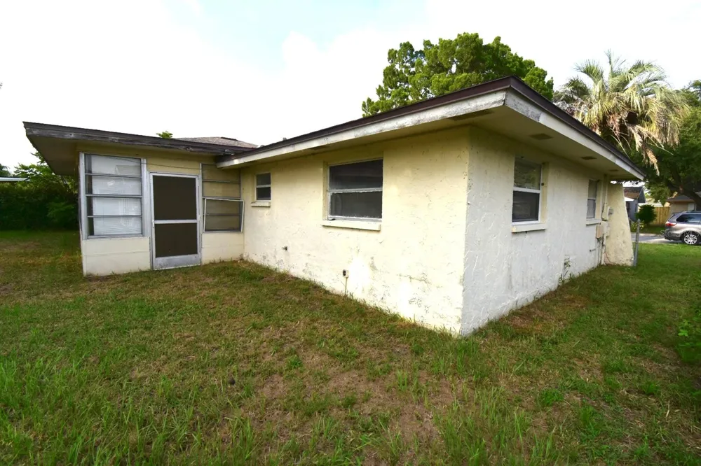 704 LEMONWOOD DRIVE Oldsmar, FL 34677