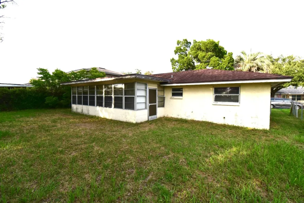 704 LEMONWOOD DRIVE Oldsmar, FL 34677