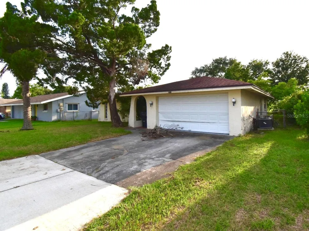 704 LEMONWOOD DRIVE Oldsmar, FL 34677